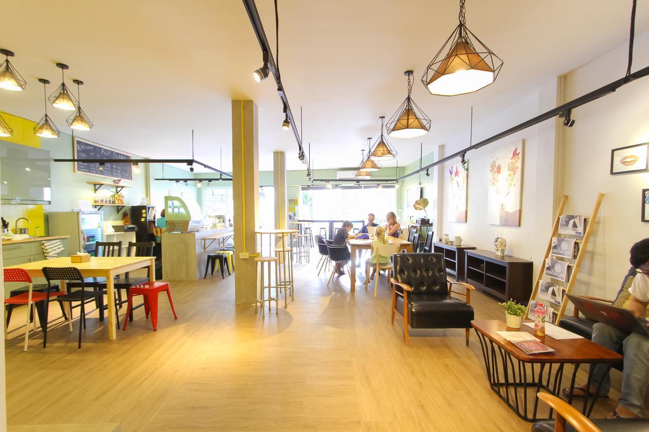 Folk Poshtel Silom Bed & Breakfast Bangkok Luaran gambar