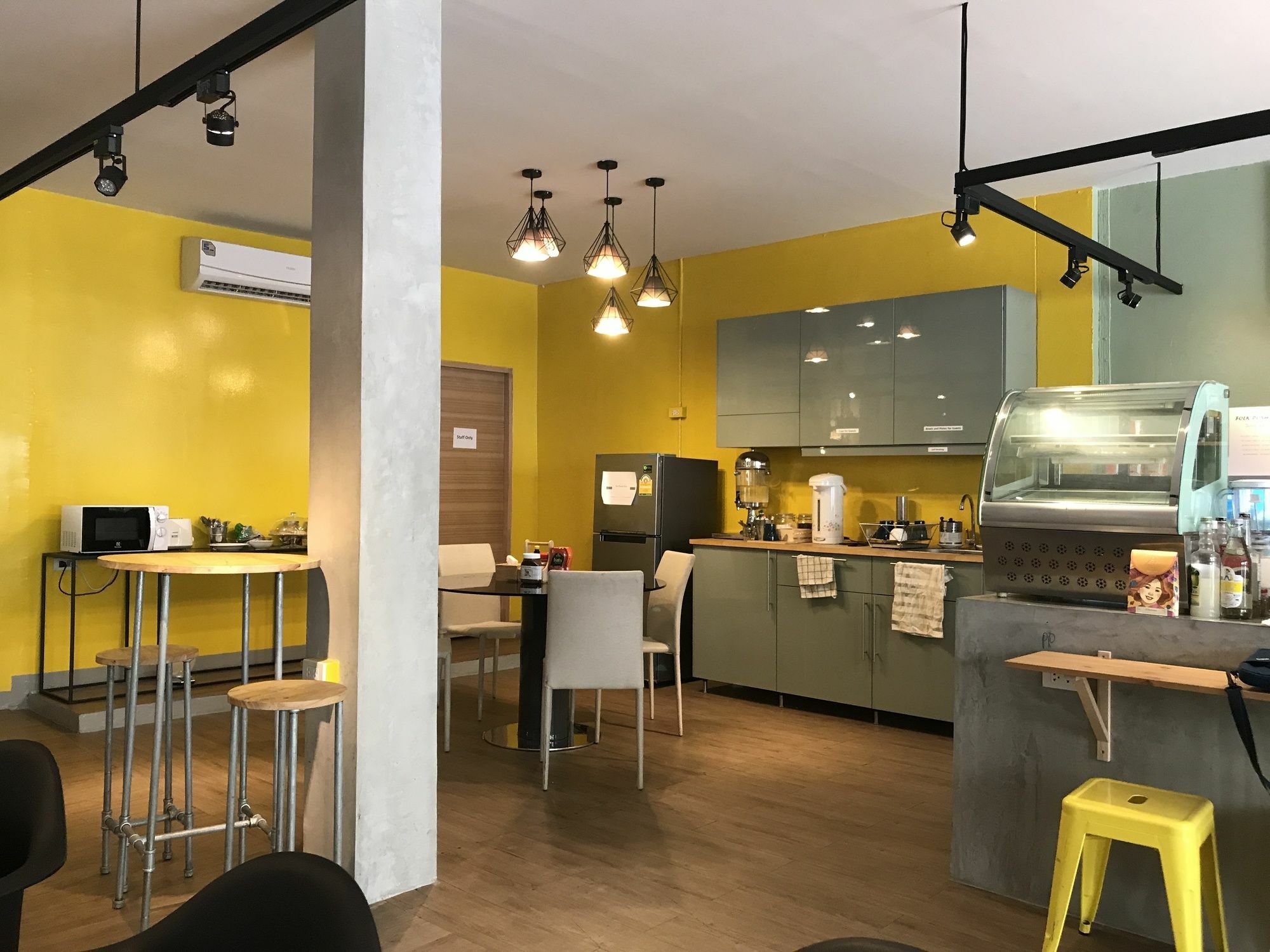 Folk Poshtel Silom Bed & Breakfast Bangkok Luaran gambar