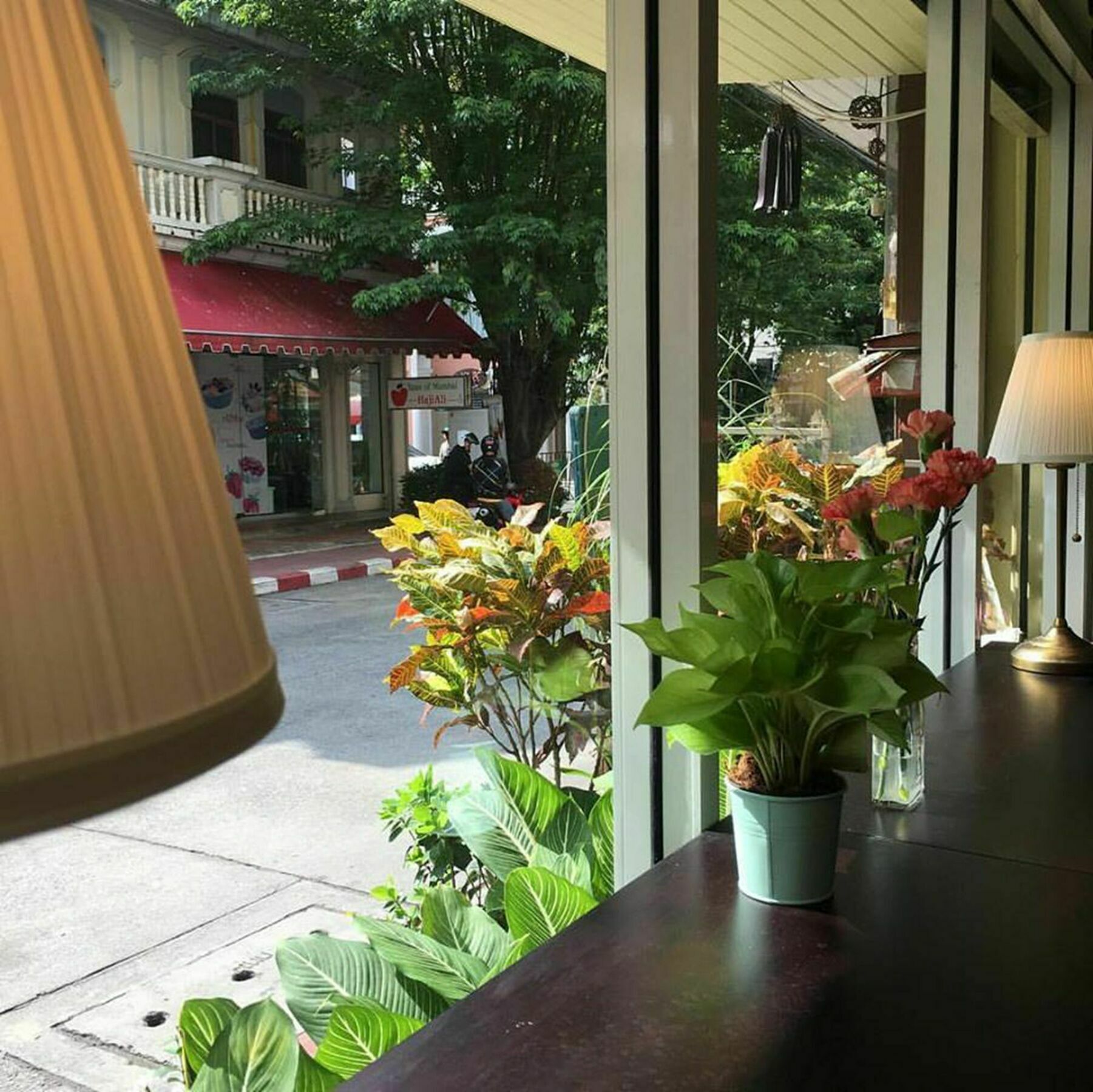 Folk Poshtel Silom Bed & Breakfast Bangkok Luaran gambar